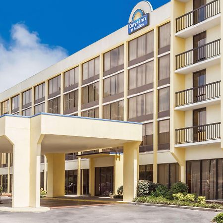 Days Inn & Suites By Wyndham Se Columbia Ft Jackson Exterior foto